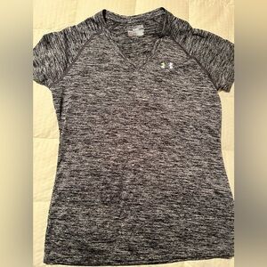 Under Armour Heat Gear Black and White V-Neck Tee medium